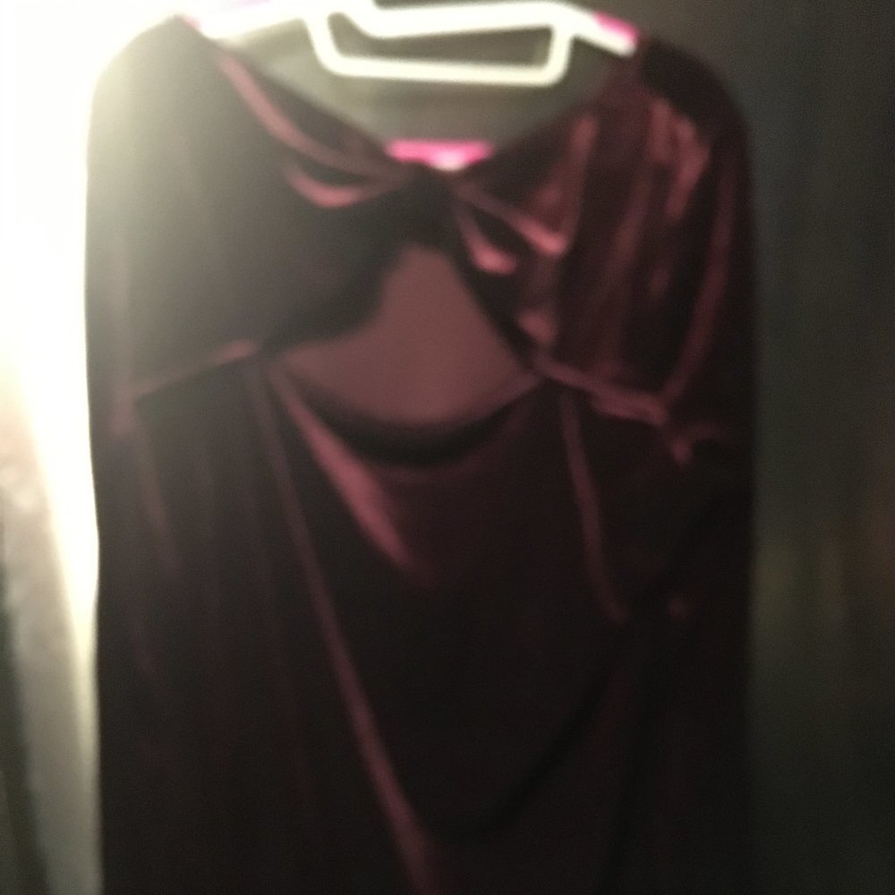 Adrianna Papell Velvet Bow Back top -292 $35 or $30 w/offer